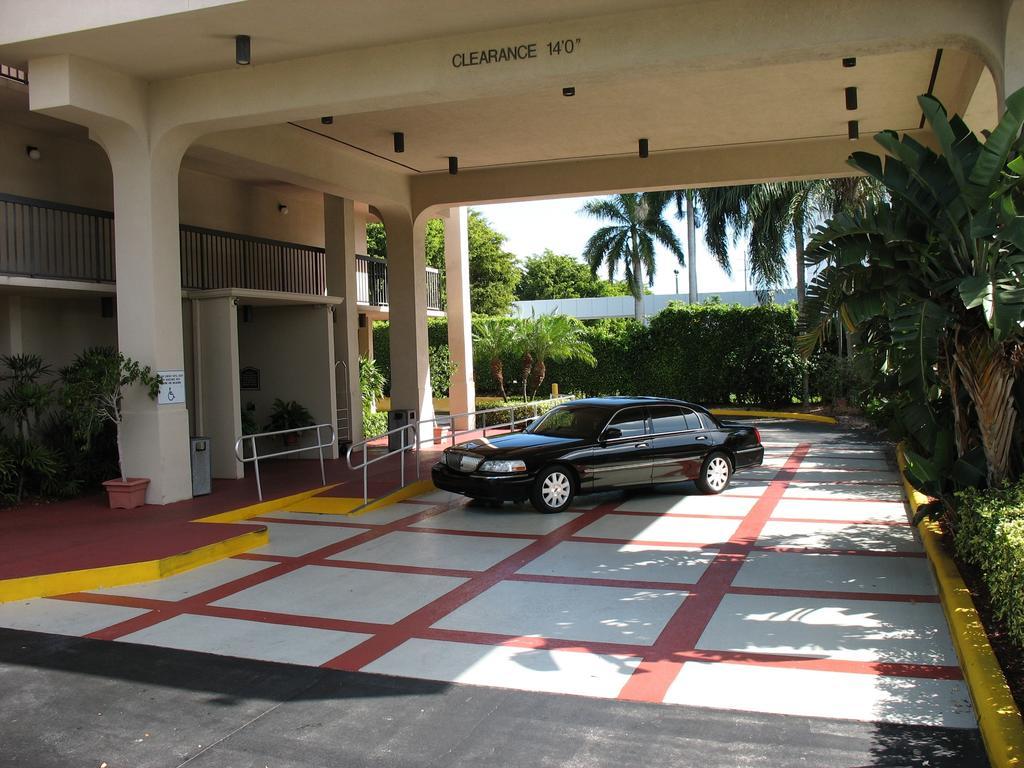 Quality Inn Palm Beach International Airport West Palm Beach Zewnętrze zdjęcie